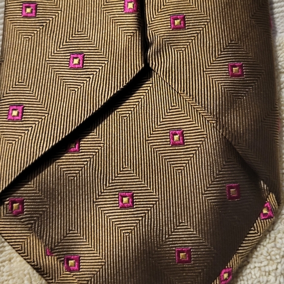 Vintage Tom James Ventura Gold & Pink Silk Tie Made in the USA. TALL - Picture 4 of 6